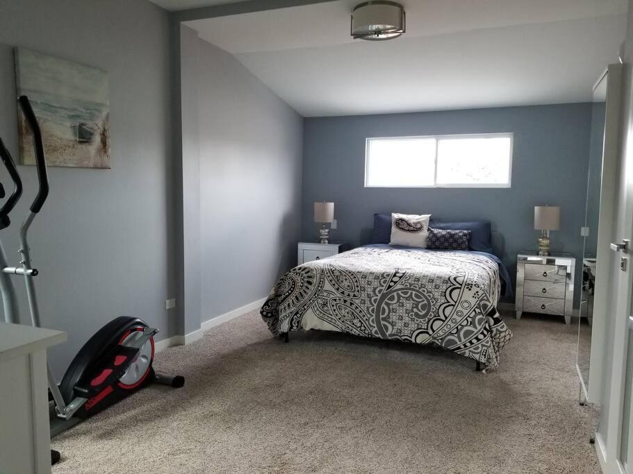 Nice And Cozy. Sleeps 5. Daire Chicago Dış mekan fotoğraf